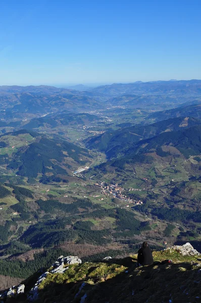 Widok z góry aitzgorri. zegama, Hiszpania. — Zdjęcie stockowe