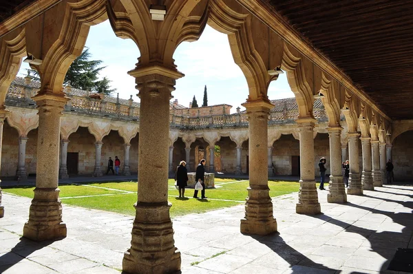 Kreuzgang. kleinere Schulen. salamanca. Spanien. — Stockfoto