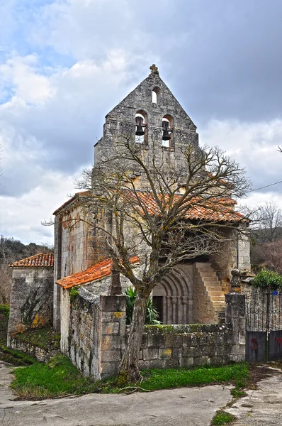 Igreja românica. Valle de Manzanedo. Burgos. Espanha . — Fotografia de Stock