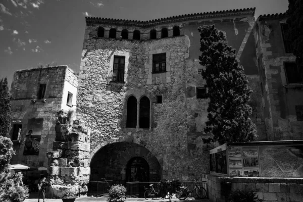 Pohled Středověkou Budovu Městě Tarragona Tahle Budova Součástí Staré Zdi — Stock fotografie