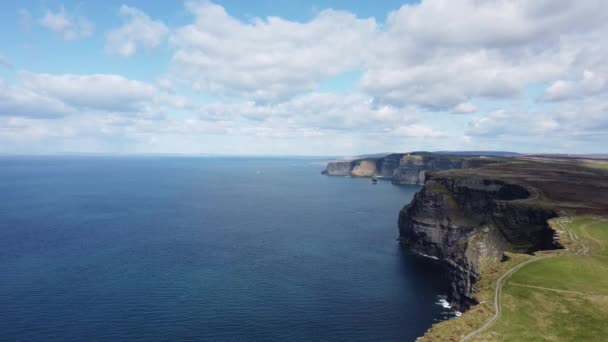 Klippor Moher Irland Flygbild — Stockvideo