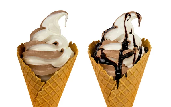 Beyaz arka planda bir gofrette dondurma.