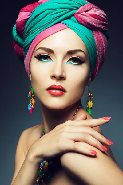 Beautiful lady with colored turban — Stock Photo, Image