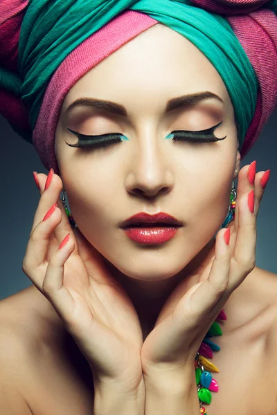 Beautiful lady with colored turban — Stock Photo, Image