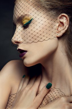 Duvak güzel makyajlı Bayan