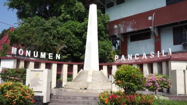 Kediri Jawa Timur Mei 2021 Monumen Pancasila Kediri Jawa Timur — Stok Video