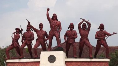 Blitar, Doğu Java, Endonezya - 2 Mayıs 2021: PETA Anıtı, Endonezya 'nın Soedanco Soepriyadi önderliğindeki Japonya' ya karşı mücadelesinin bir sembolü olarak.