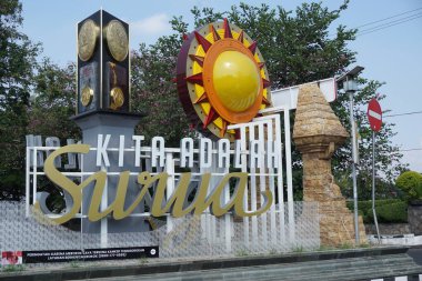 Kediri 'deki Güzel Şehir Anıtı (Monumen Kediri Kota Adipura)