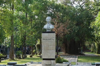 Tulung Agung 'daki Kartini Anıtı. Kartini Endonezyalı kadın kahramanlardan biri.