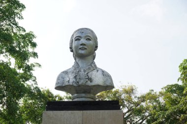 Tulung Agung 'daki Kartini Anıtı. Kartini Endonezyalı kadın kahramanlardan biri.