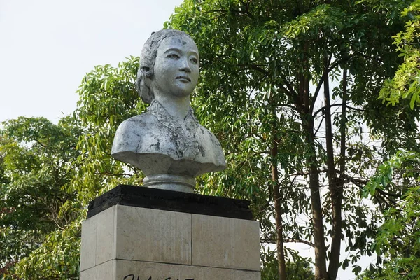Monumento Kartini Tulung Agung Kartini Una Las Heroínas Indonesias — Foto de Stock