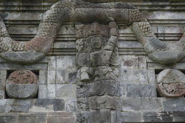 Taş penataran tapınağı (panataran tapınağı), Blitar, Doğu Java Endonezya üzerine oyulmuş taş