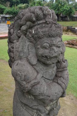 Blitar 'daki Penataran tapınağındaki antik heykel