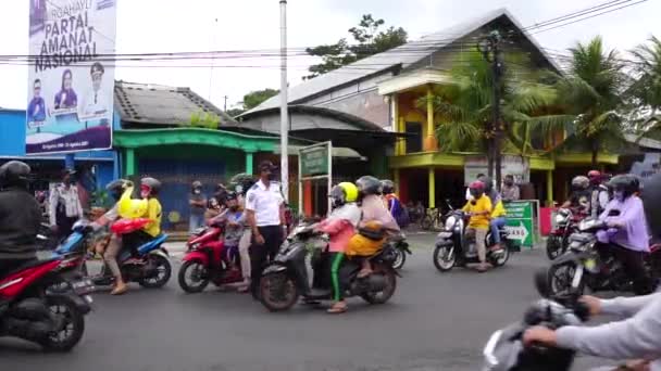 Ulaştırma Bakanlığı Memuru Yol Trafiğini Düzenler — Stok video