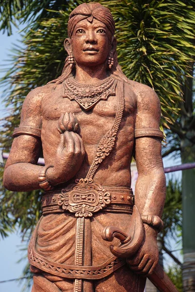 Monumento Panji Asmoro Bangun Kediri Statua Con Fiore Loto Keris — Foto Stock