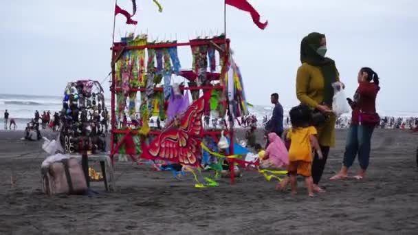 Kleurrijke Vliegers Parang Tritis Strand Yogyakarta Indonesië — Stockvideo