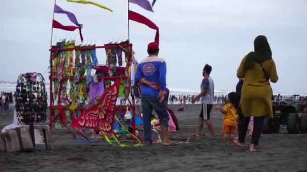 Vendedor Cometas Parang Tritis Beach Yogyakarta Indonesia — Vídeo de stock