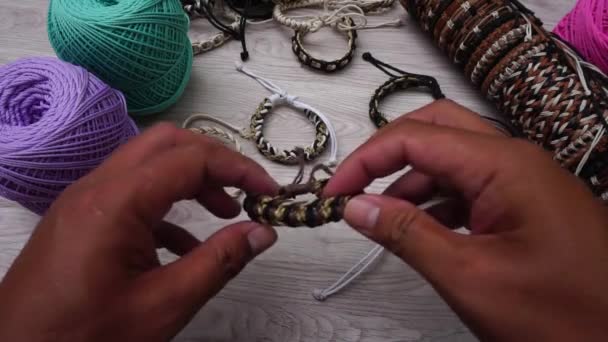 Красивий Етнічний Мотузковий Браслет — стокове відео