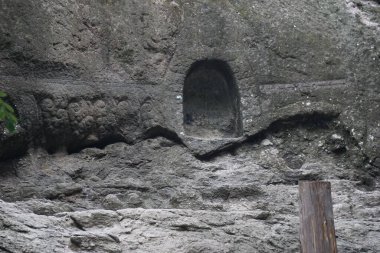 Selomangleng mağarası, Kediri kraliyet figürünün tarihi bir izine sahip, Kediri, Doğu Java, Endonezya 'da bulunan bir mağara. Bu mağara Kili Suci tanrıçası için meditasyon yeri.