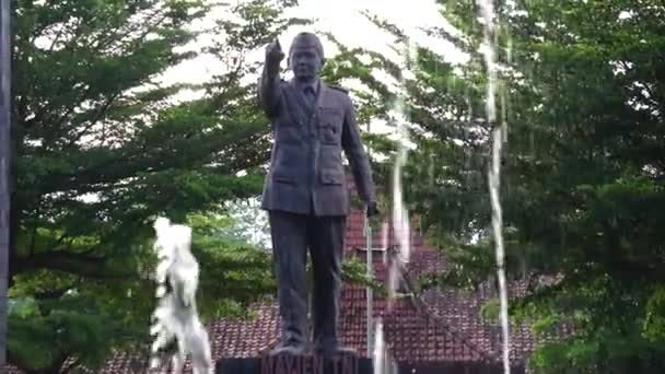 Pomnik Moestopo Ngadiluwih Kediri Jest Jednym Indonezyjskich Bohaterów Kediri East — Wideo stockowe