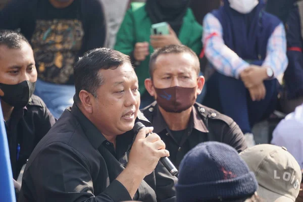 2022年4月18日 印度尼西亚东爪哇 基迪里 印度尼西亚学生抗议汽油上涨和食用油短缺 — 图库照片