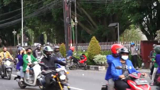 인도네시아 2022 인도네시아 학생들 증가하는 가솔린 식용유 부족에 시위했다 — 비디오
