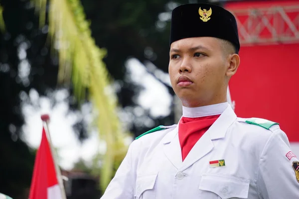 Paskibraka Hastear Bandeira Indonésia Com Bandeira Nacional Durante Panqueca Grebeg — Fotografia de Stock