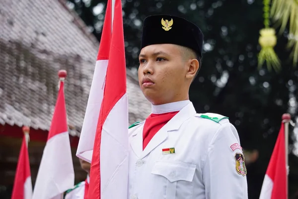 Paskibraka Alfiere Indonesiano Con Bandiera Nazionale Durante Grebeg Pancasila — Foto Stock