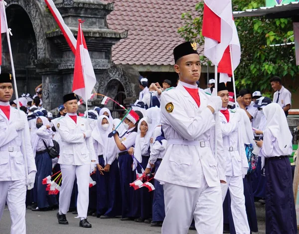 Paskibraka Indonéská Vlajková Loď Národní Vlajkou Během Grebeg Pancasila — Stock fotografie