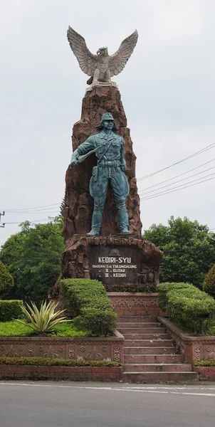 PETA Anıtı, Endonezya 'nın Soedanco Soepriyadi önderliğindeki Japonya' ya karşı mücadelesinin bir sembolü..