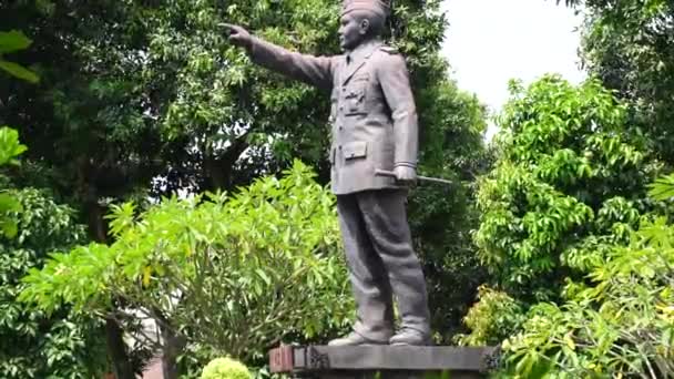 Das Denkmal Von Moestopo Ngadiluwih Kediri Ist Einer Der Indonesischen — Stockvideo