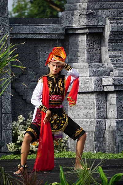 Indonesian Dancer Perform Remo Dance Celebrate World Dance Day — Photo
