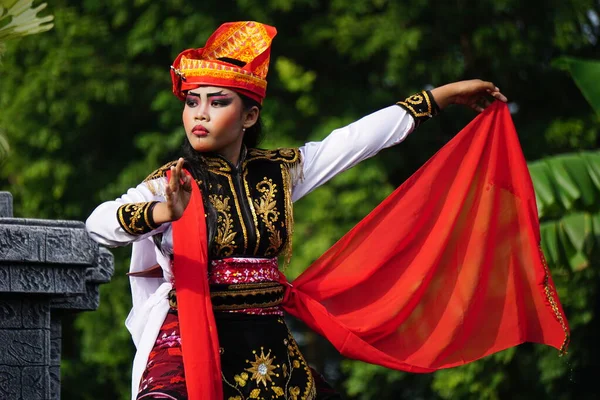 Indonesian Dancer Perform Remo Dance Celebrate World Dance Day — Stock Fotó