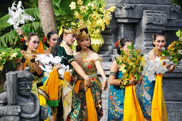 Індонезійський Танець Mustikaning Putri Utomo Честь Світового Дня Танцю — стокове фото