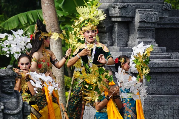 Indonéský Výkon Mustikaning Putri Utomo Tanec Oslavu Světového Dne Tance — Stock fotografie