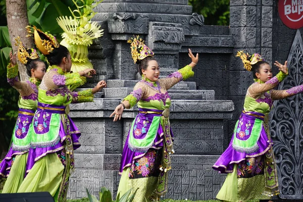 Indonesian Perform Genjring Party Dance Celebrate World Dance Day — Stock Photo, Image