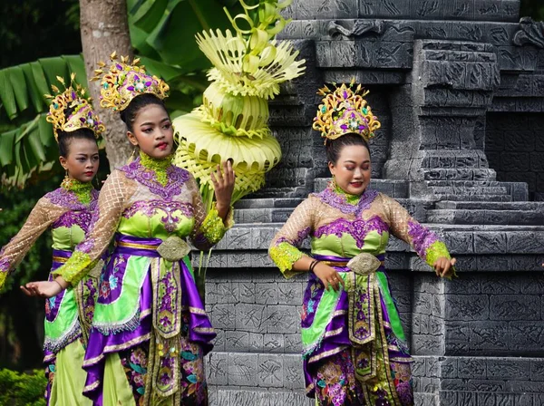 Indonesian Perform Genjring Party Dance Celebrate World Dance Day — Stock Photo, Image
