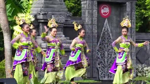 Indonesian Perform Genjring Party Dance Celebrate World Dance Day — Vídeo de Stock