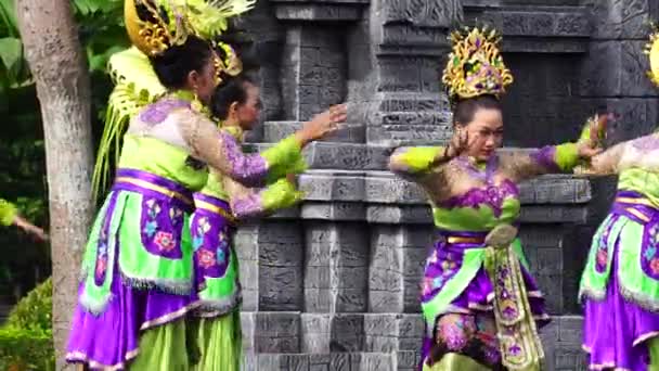 Indonesian Perform Genjring Party Dance Celebrate World Dance Day — стоковое видео
