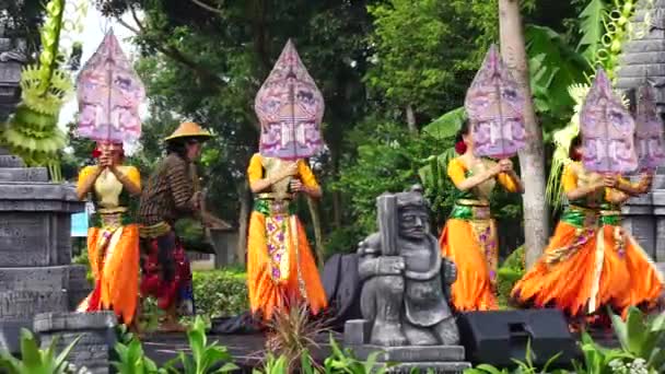 Indonesian Perform Loh Jinawi Dance Celebrate World Dance Day — Video Stock