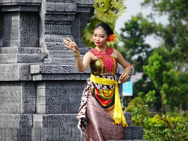 Indonesian Perform Gambang Tayub Dance Commemorate World Dance Day — Foto de Stock