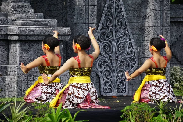 Indonesian Perform Gambang Tayub Dance Commemorate World Dance Day — Stock Photo, Image