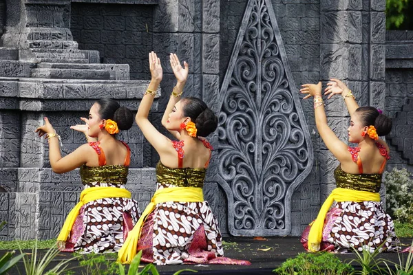 Indonesian Perform Gambang Tayub Dance Commemorate World Dance Day — Stok Foto