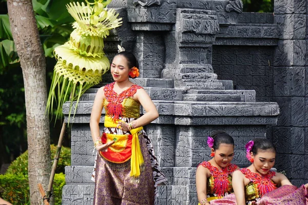 Indonesian Perform Gambang Tayub Dance Commemorate World Dance Day — Stock Photo, Image