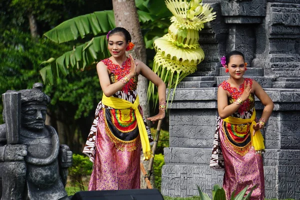 Індонезійський Танець Гамбанг Таюб Честь Світового Дня Танцю — стокове фото