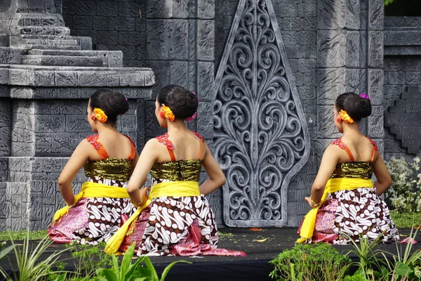 Indonesian Perform Gambang Tayub Dance Commemorate World Dance Day — Stock Photo, Image