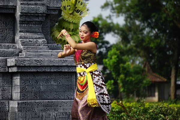 Индонезийцы Исполняют Танец Гамбанг Таюб Ознаменование Всемирного Дня Танца — стоковое фото