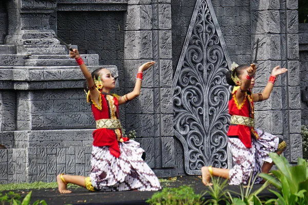 Indonesian Perform Ladrang Mangungkung Dance Celebrate World Dance Day — Foto de Stock