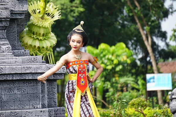 Indonesian Perform Beksan Kartini Dance Celebrate World Dance Day — Stock Photo, Image