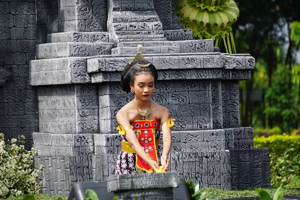 Indonesian Perform Beksan Kartini Dance Celebrate World Dance Day — Stok Foto